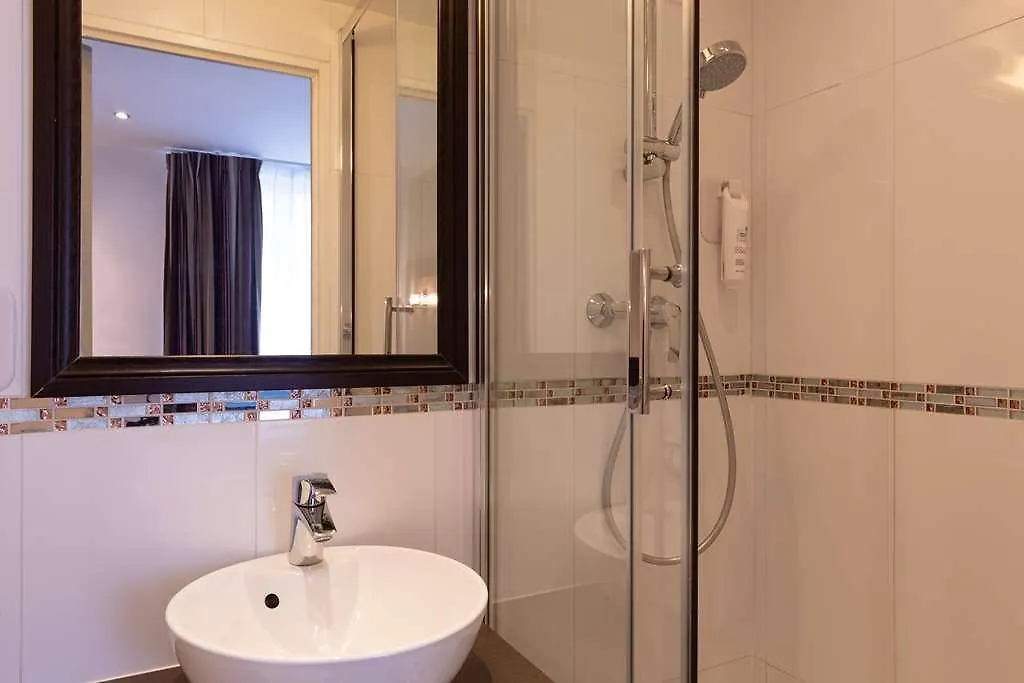 Hotel Apolonia Paris Montmartre, Sure Hotel Collection By BW 0*,  France